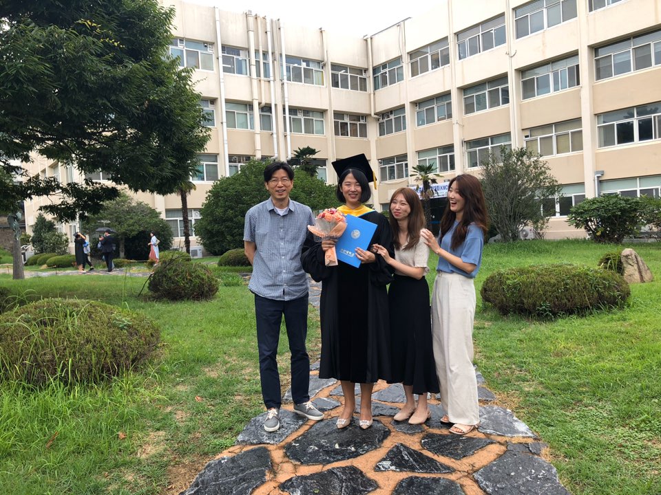 최은실 박사학위식 IMG_0384.JPG